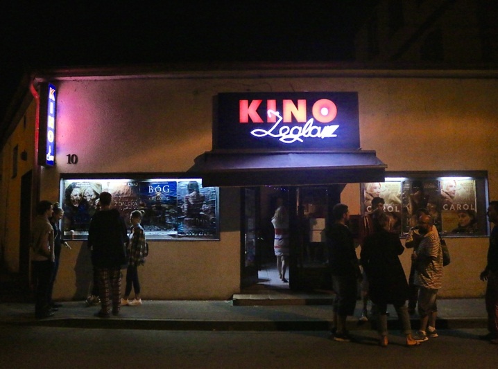 Kino Żeglarz Kino z zewnątrz