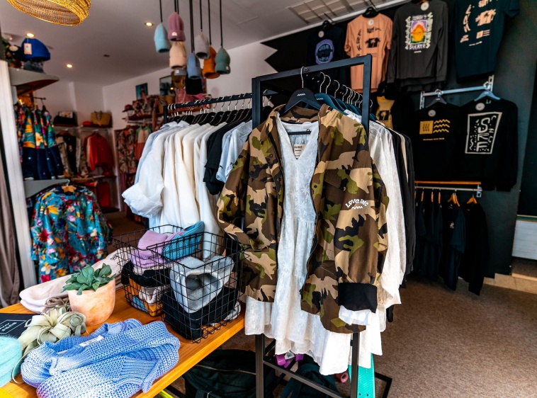 Sklepy SuperSurf - Quiksilver, Roxy, Femi, Billabong, DC, Surf Inc 