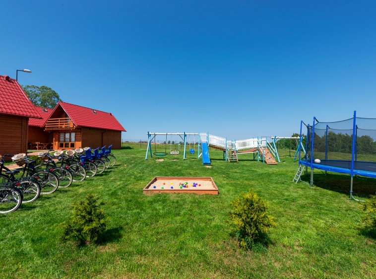 Arkadia  Domki Letniskowe  Pokoje Gościnne  TRAMPOLINA