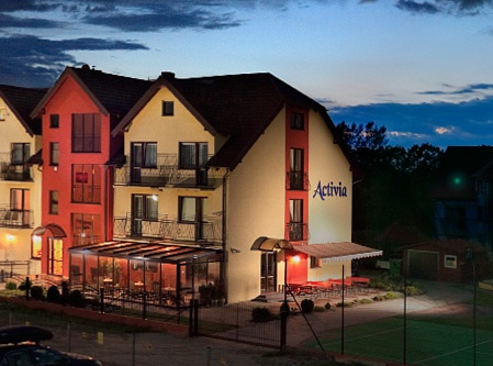 ACTIVIA Hotel Activia nocą