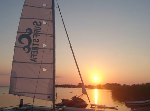 Surfstrefa szkoła windsurfingu i wypożyczalnia sprzętu 