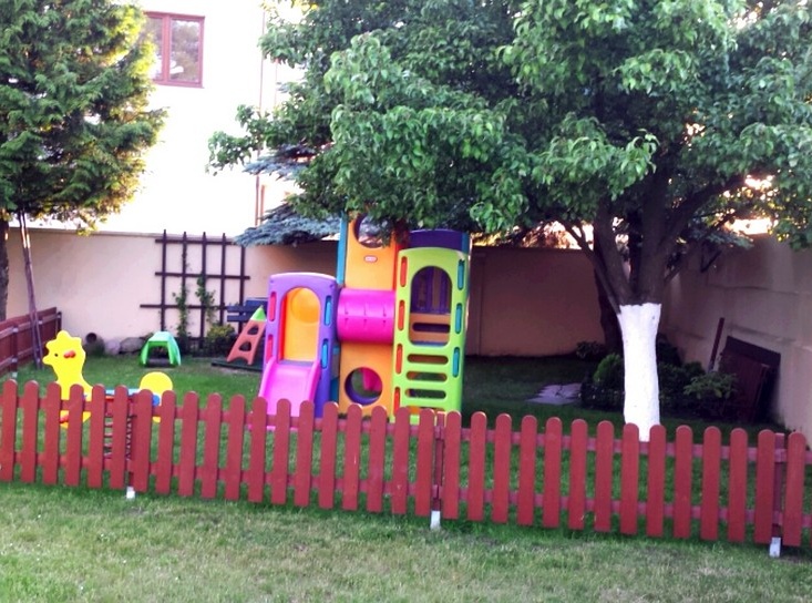 Villa Astrid - pokoje gościnne i apartamenty Plac zabaw dla młodszych dzieci