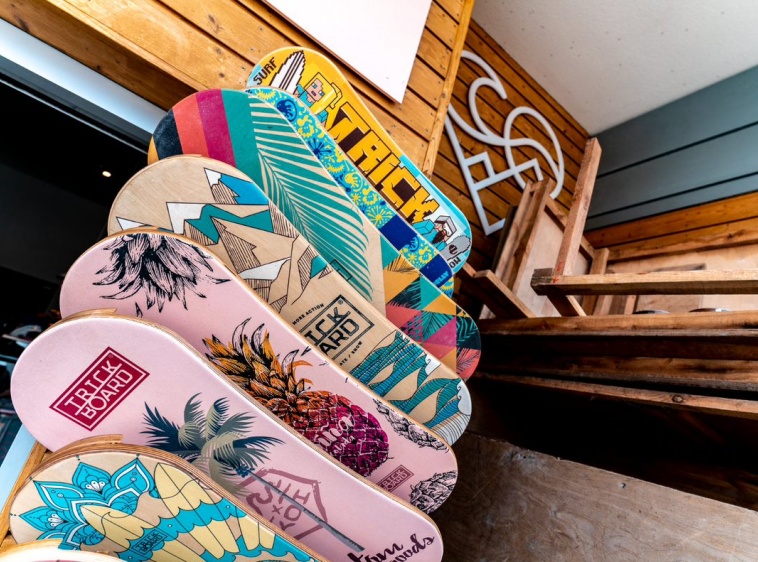 Sklepy SuperSurf - Quiksilver, Roxy, Femi, Billabong, DC, Surf Inc 